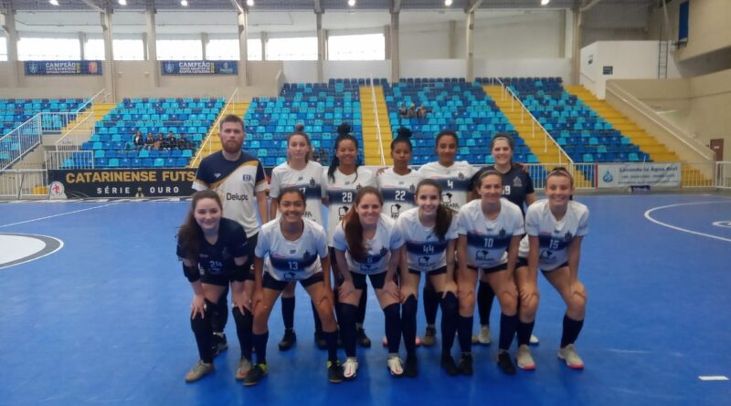 Futsal feminino de Tubarão está nas semifinais do Campeonato da ADESC