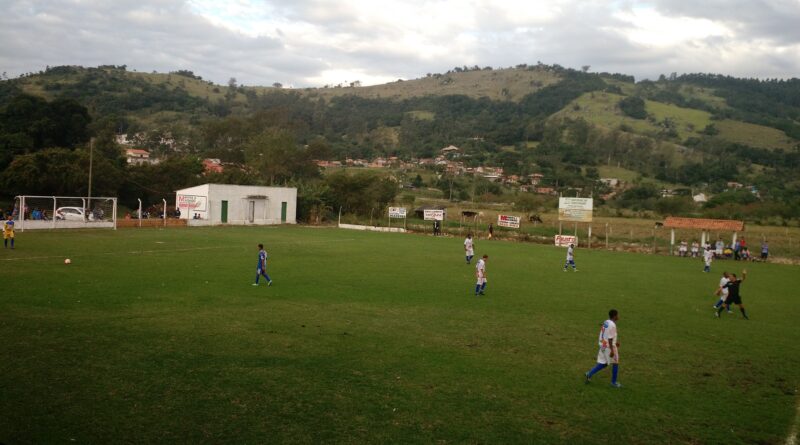 Os clubes Atlético Tubarão, Hercílio Luz, Associação Desportiva do Futsal Tubaronense (ADFT) e Liga Tubaronense de Futebol (LTF), recebem apoio da prefeitura de Tubarão.