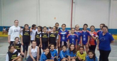 O primeiro encontro dos núcleos esportivos ocorreu na quadra de esportes da EMEB Faustina da Luz Patrício.