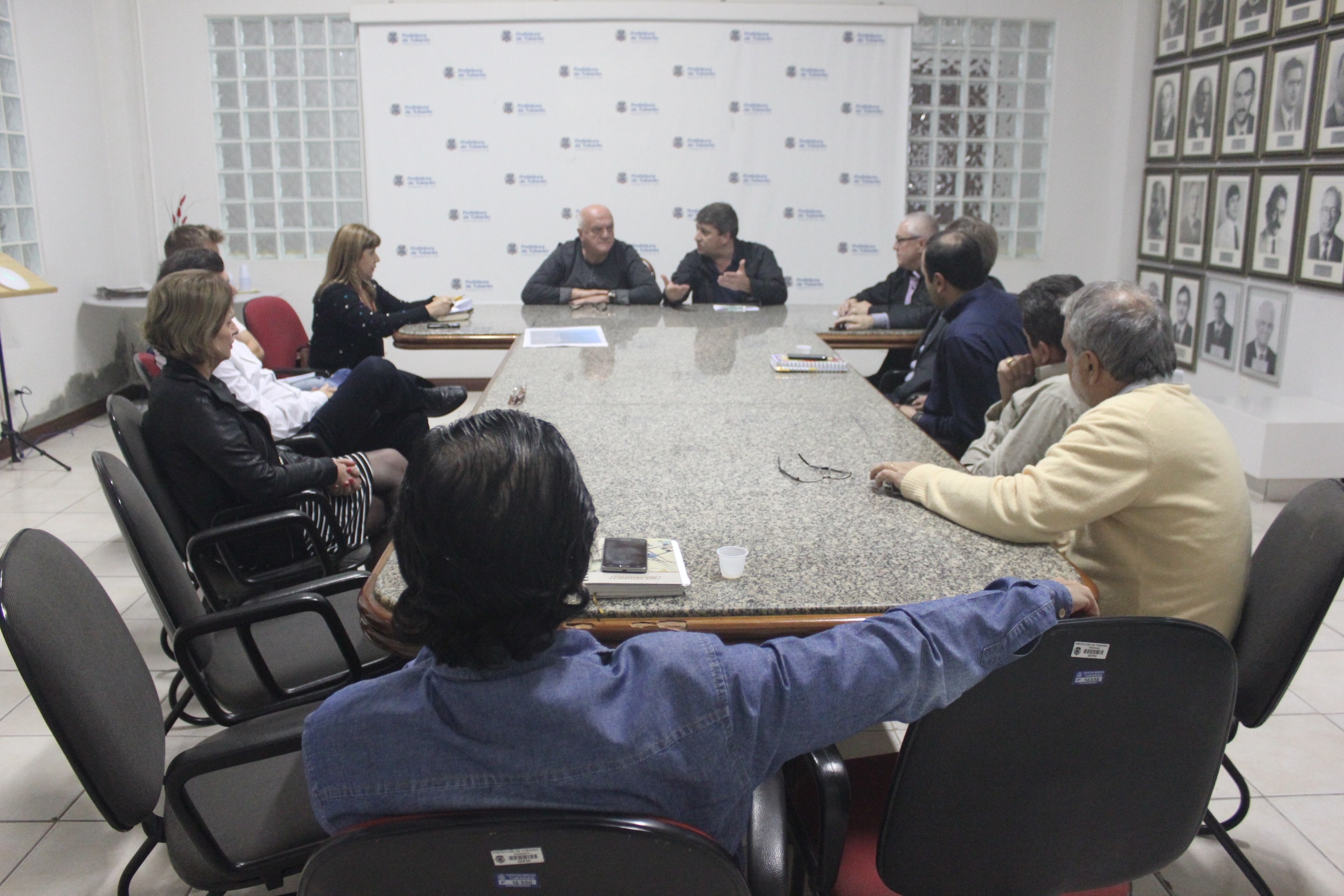 Reunião discutiu o uso do Centro Social Urbano