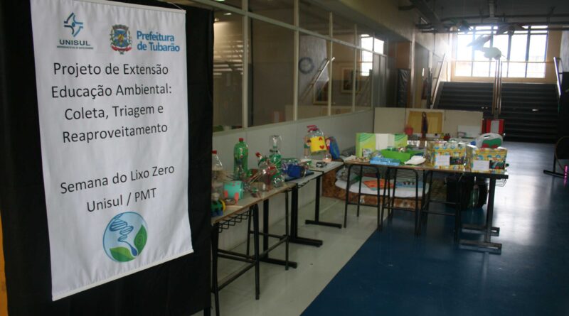Dentre as atrações, uma está sendo realizada no hall de entrada do bloco D da Unisul (Bloco Pedagógico).