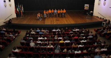 Grupo já se apresentou em Criciúma e nesta sexta faz apresentação no Paço Municipal