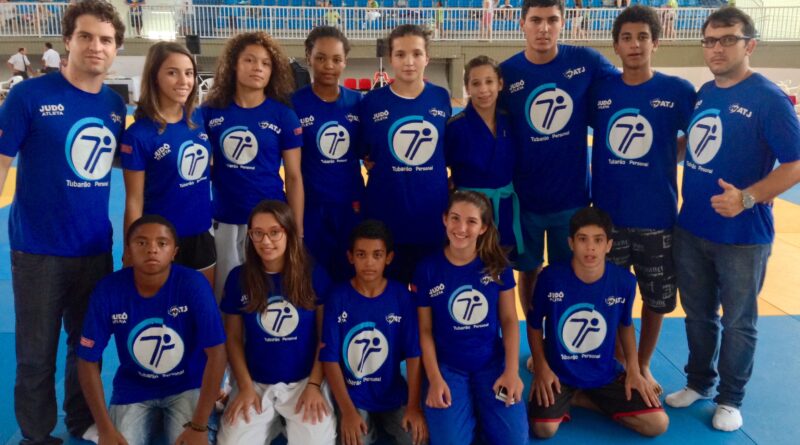 A equipe da Associação Tubaronense de Judô/Fundação Municipal de Cultura e Esporte era formada por alunos da escolinha de base de Judô da Combemtu.
