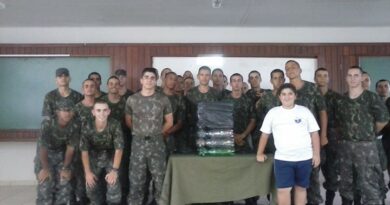 Além das palestras, os militares participaram de uma oficina de Coletor Ecológico desenvolvida por um aluno da escola São Judas Tadeu.