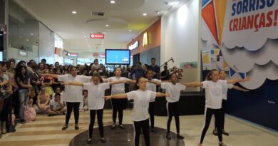 Participantes da oficina de dança fizeram apresentação no Farol Shopping