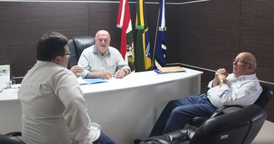 Na oportunidade, o secretário participou de um encontro com o prefeito Olavio Falchetti.