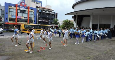 O evento contou com a participação da banda da Escola Municipal de Educação Básica Maria Emilia Rocha, além de alunos da Escola Técnica.