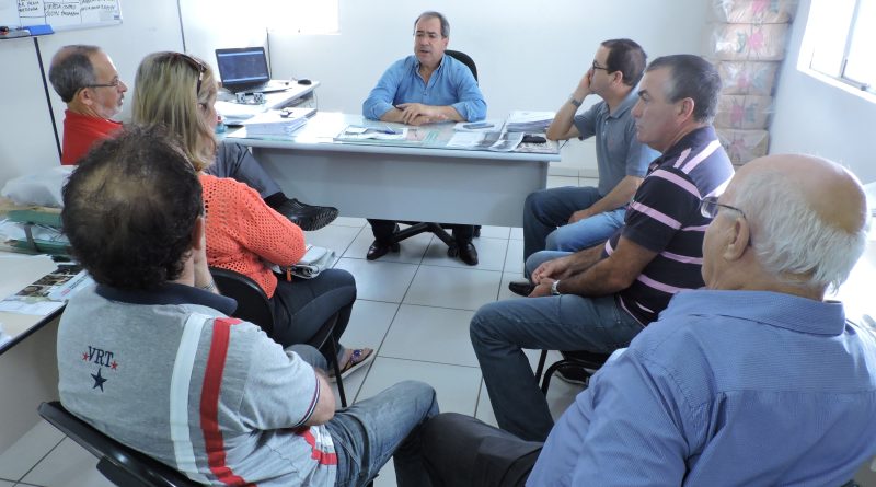 Durante o encontro, a comunidade solicitou melhorias na rede de drenagem das ruas Laguna e Princesa Isabel.