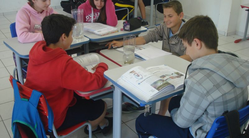 Ao final, os alunos, em grupo, fizeram um relatório sobre o assunto.