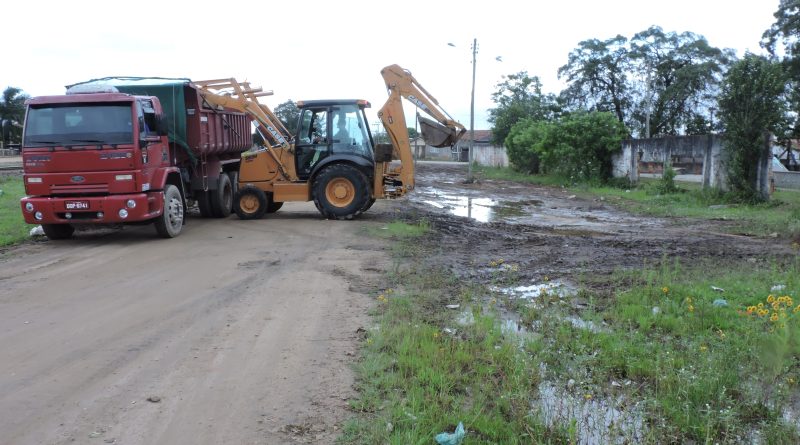 Limpeza foi realizada em diversos locais, como o entorno do Centro Social Urbano da Passagem