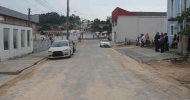Rua foi pavimentada com recursos do município e do estado