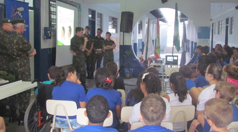 Durante a palestra, foram repassadas informações importantes sobre prevenção e higienização dos espaços.