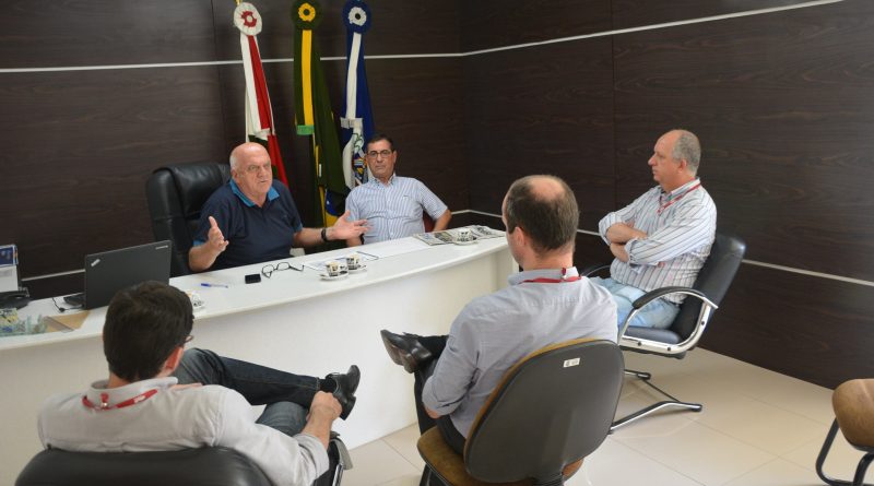 Diretores estiveram reunidos no paço municipal