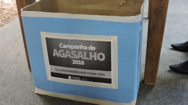 Um posto de arredação da Campanha do Agasalho foi instalado no local.