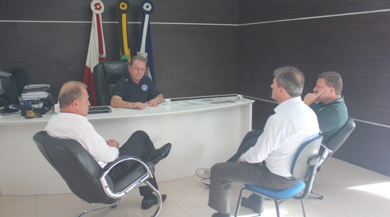 Visita aconteceu momentos antes da partida entre Atlético Tubarão e Chapecoense