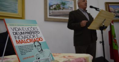 Livro registra vida pessoal e política de Paulinho May