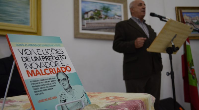 Livro registra vida pessoal e política de Paulinho May