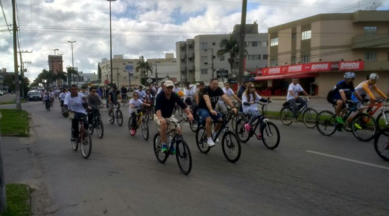 Pedal Anti Drogas reuniu centenas de pessoas neste sábado (1)