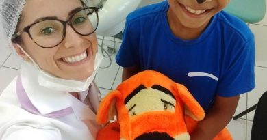 No mês da páscoa toda criança atendida pela odontopediatra ganha desenho para colorir e pintura facial (Dra Fernanda Maria - Centro de Especialidades Odontológicas – CEO)