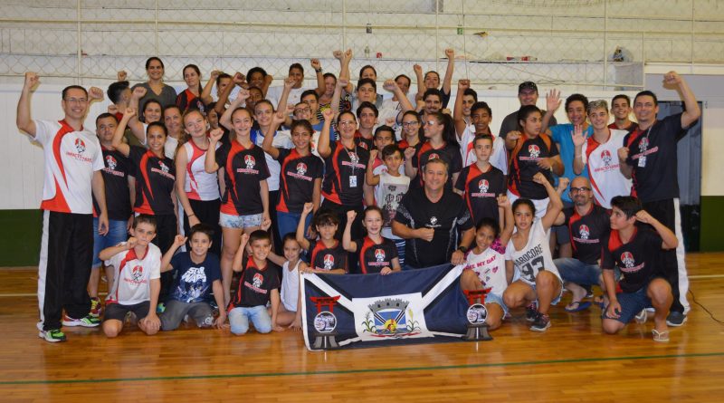 Karatecas de Tubarão conquistaram medalhas em competição neste final de semana