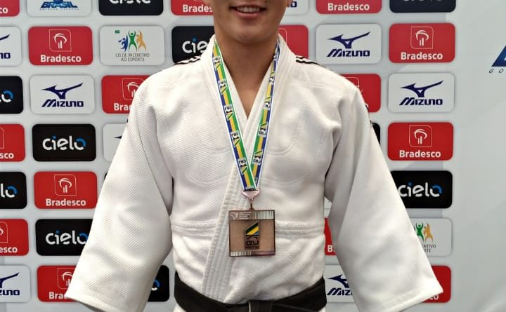 Victor conquistou a medalha de bronze na competição