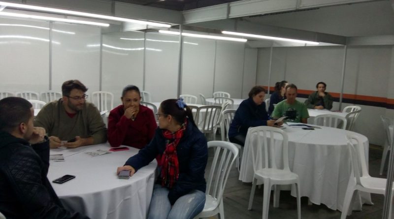 Os Agentes de Desenvolvimento do município integrantes da Sala do Empreendedor realizaram diversos atendimentos no estande