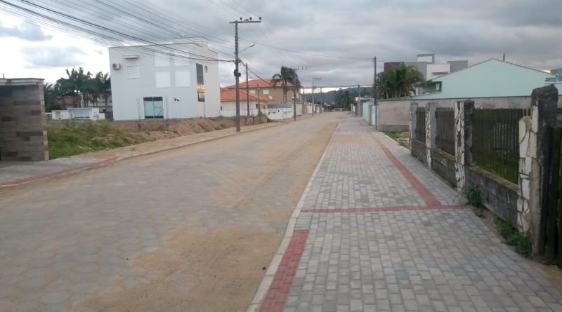 Rua Gerônimo Meneghel, no bairro Santo Antônio de Pádua