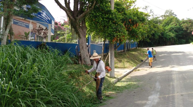 Imediações da Unidade de Saúde do bairro Fábio Silva foram limpas