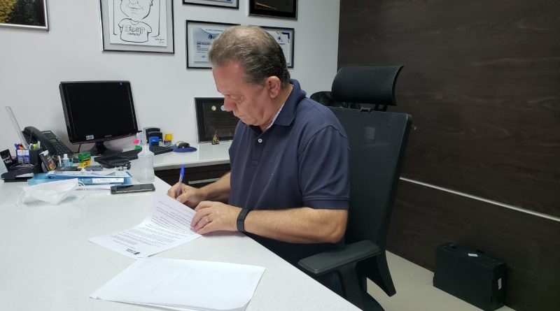 Prefeito Joares assinou o decreto nesta quarta-feira
