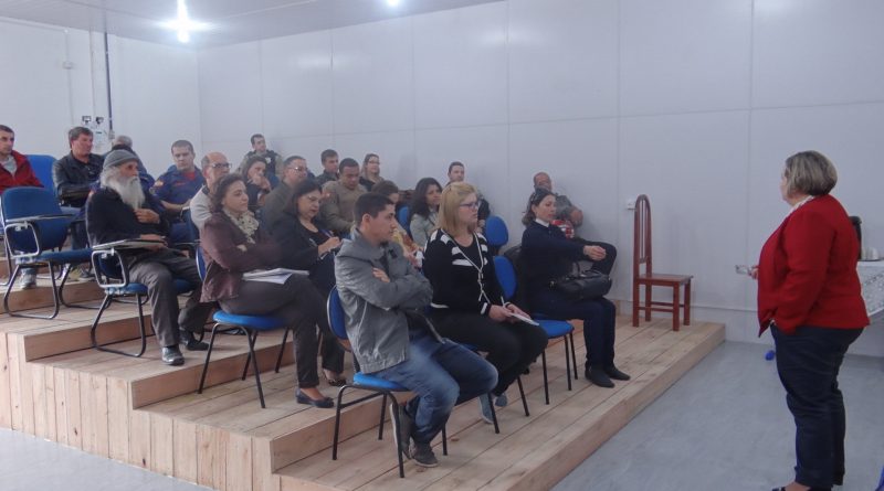 Durante o encontro foram reforçados os critérios que devem ser observados pelos participantes e apresentada a ordem do desfile.