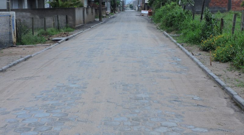 A obra foi realizada por meio do programa Pavimenta Tubarão.