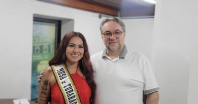 Fundação de Cultura recebe visita da Musa de Tubarão